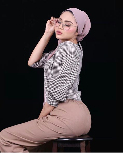 Pin By Azizikong On The Beauty Of Hijab Arab Girls Hijab Muslim Fashion Hijab Modern Hijab