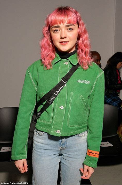 Pink Curly Hair In 2020 With Images Maisie Williams