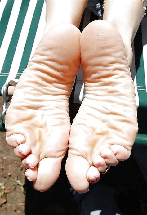 Nylon Feet Worship Lesbians Spitting On Wrinkled Soles Creative Art