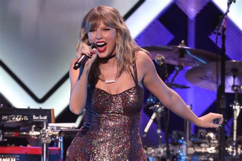 Taylor Swift Rings In Her 30th Birthday Party With Jingle Bell Concert