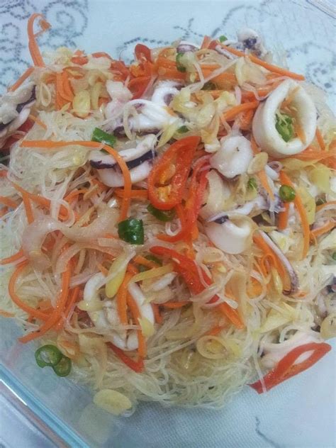 Hope you can try this healthy, delicious and very colorful thai salad. Open Minda: Resepi - Kerabu Suhun ala Thai