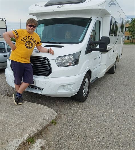 So here I am with our rented Roadbird Freedom 5000. : r/kingofqueens