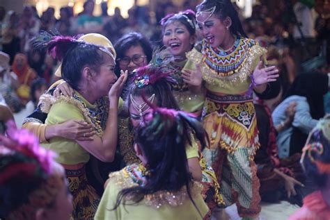 Over 3000 People Dance At Indonesia Menari 2017 Art And Culture The