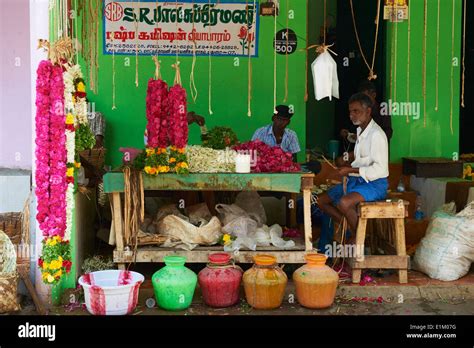 India Tamil Nadu Madurai Flower Market Stock Photo Alamy