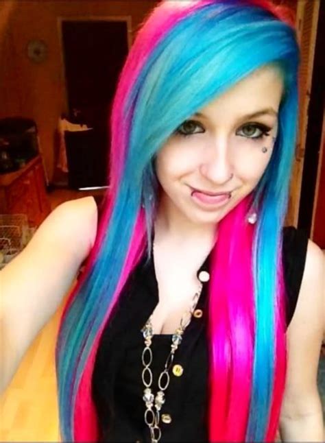 Half Pink Half Blue Hair Hair Extreme Hair Colors Blue And Pink Hair