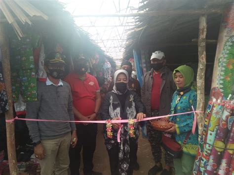 Aug 02, 2021 · ciblon hri ini buka ngga. Kalangan Teluk Diresmikan, Kalangan Ini Buka Setiap Hari ...