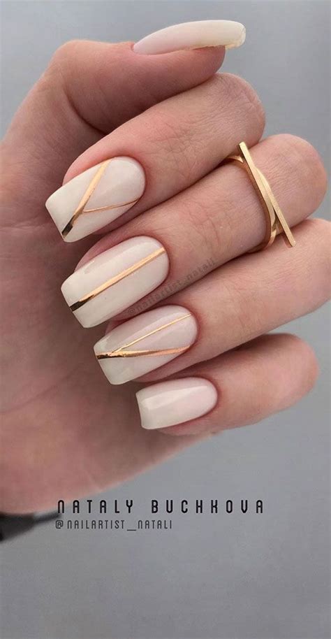 Pretty Neutral Nails Ideas For Every Occasion Gold Line Neutral