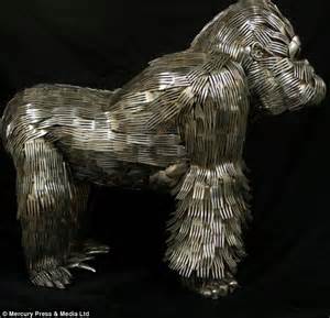 Beranda kinves out sculpture : Welder Gary Hovey uses cutlery to make animal sculptures out of knives and forks | Daily Mail Online