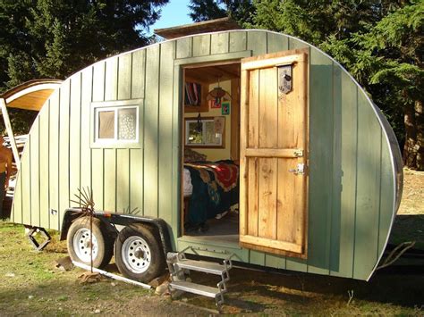 Our list of the 10 best travel trailers with 2 bedrooms inculdes some awesome 2 bedroom floor plans. Pat Hennebery's Mega-Size Tear Drop Trailer