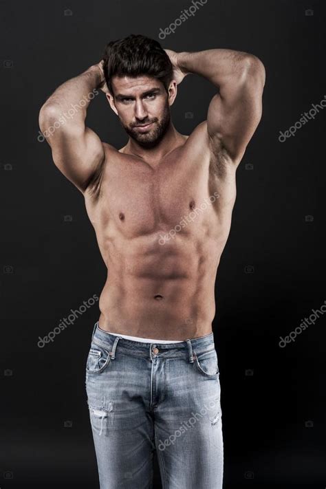 Hombre Sexy Sin Camisa Fotografía De Stock © Gpointstudio 58771371