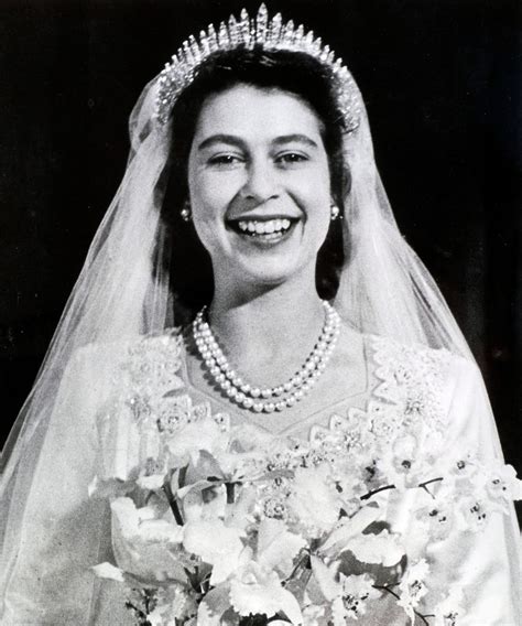 10 Hidden Details About The Wedding Dress Queen Elizabeth Wore In 1947