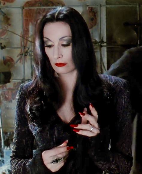 Pin By Caitlin Abele On People And Things I Love Morticia Addams Morticia And Gomez Addams