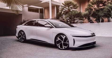 Musk pointed out that tesla robots will start with boring, repetitive, work, or work that people least like to do. Snelste 'ding' ter wereld blaast Tesla aan de kant: de ...