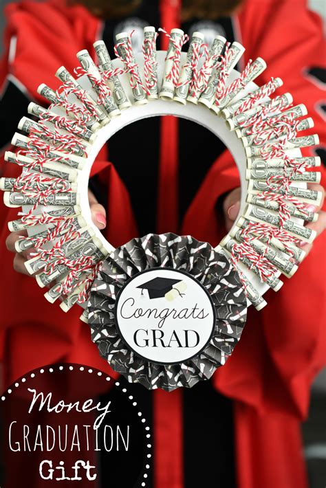 This gift card, which comes in a cute graduation cap box, makes it perfect for the occasion. Graduation Money Gifts: Graduation Money Wreath - Fun-Squared