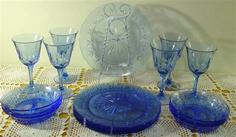 1980s Avon Crystal American Blue Glass 6 Dinner Plates 6