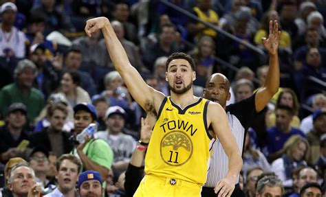Klay Thompson Scores Points With Only Four Dribbles