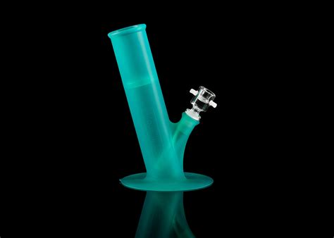 How To Choose Between Plastic Glass And The Best Silicone Bongs Lnn