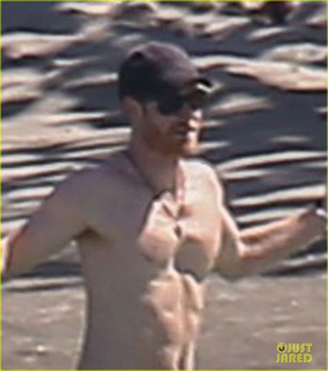 Prince Harry Goes Shirtless At The Beach In Jamaica Photo 3869860 Prince Harry Shirtless