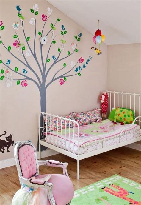 Fröhliche grüne tiermuster an der wand. Farb- und Wandgestaltung im Kinderzimmer - 77 tolle Ideen