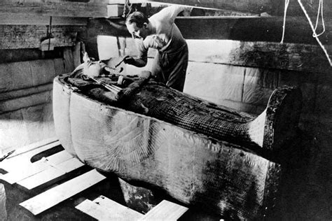 the excavation of tutankhamun s tomb tutankhamun legend of king egypt