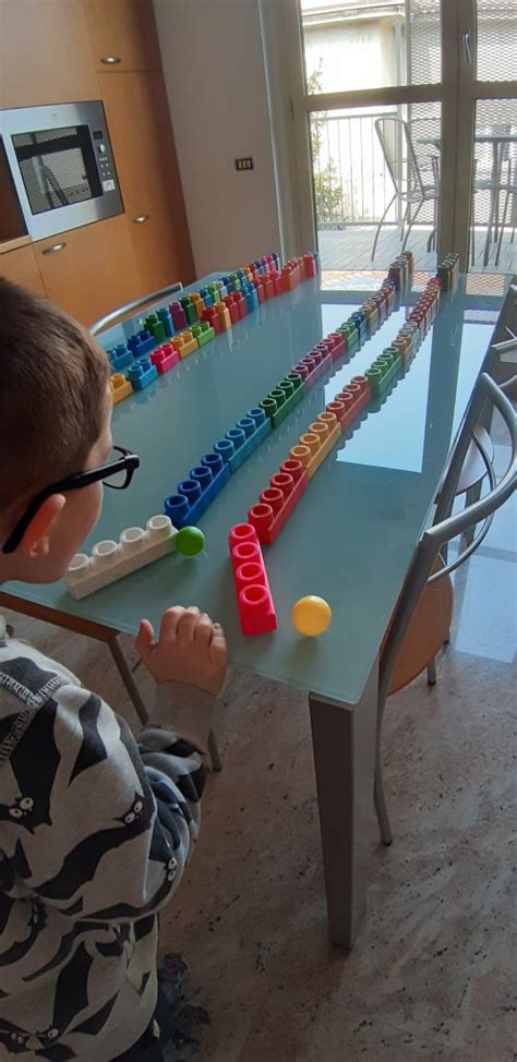 Se state già pensando che come giochi per bambini da fare in casa sono troppo complicati non vi preoccupate, non è così. Giochi e attività da fare a casa coi bambini - In giro con ...