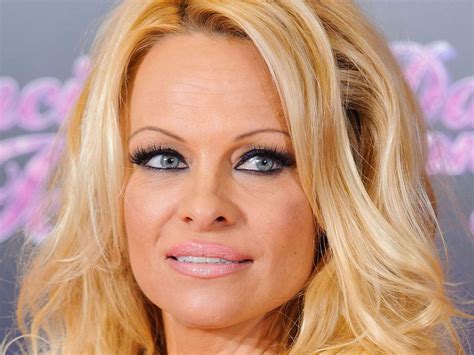 Pamela Anderson Says She Felt ‘violated By New Series About Infamous Sex Tape Express And Star