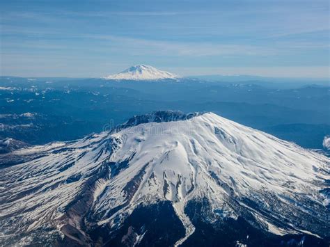 Mt St Helens Mt Adams And Mt Hood Panorama Stock Foto Afbeelding