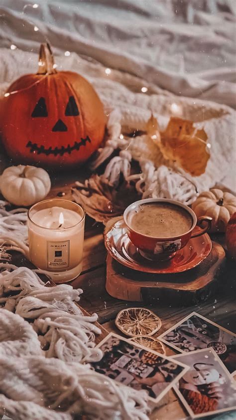Pin By Paige Wykes On Halloween Cute Fall Wallpaper Iphone Wallpaper