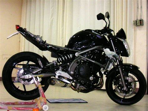 My 2006 650r only needed 2 quarts of oil, so i have a spare if i need it. Updated Pictures of my 650R Streetfighter - Page 3