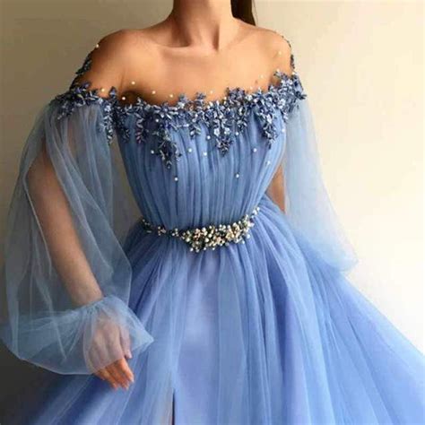 Jetzt heißt es die passenden hochzeitskleider auszusuchen bzw. silbergrau blau Brautkleid Boho bestickte Blume böhmischen ...