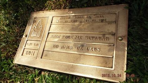 Ayrton Sennas Plaque Picture Of Sennas Grave Morumbi Cemetery Sao