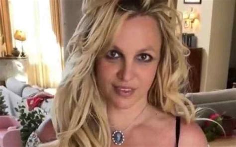 Britney Spears Dances Away Age Taboos In New Bra And Underwear Clip