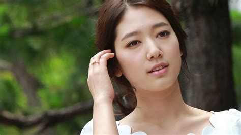 Park shin hye is one of the most popular south korean actresses working today. Park Shin-hye HD Wallpapers And News - Everything 4u