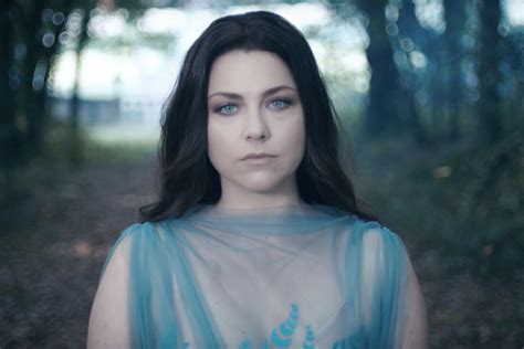 Evanescences Amy Lee Awarded 1 Million In Lawsuit Settlement