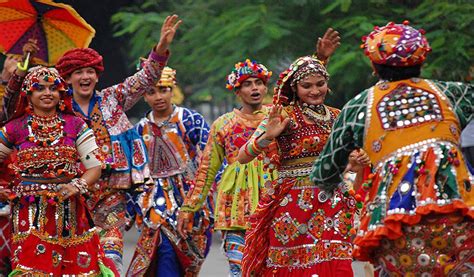 Garba Folk Dance History Steps Origin Dress Information