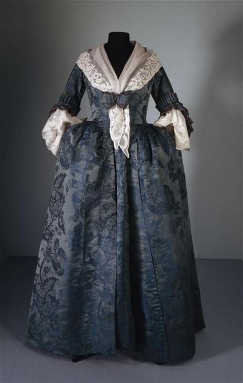 Robe à Langlaise Ca 1780 From The Gemeentemuseum Den Haag Via Mode