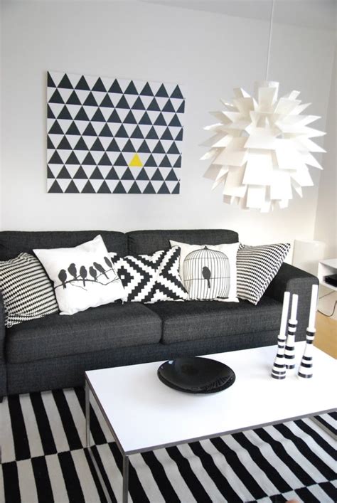 Related posts for desain ruang tamu hitam putih.  Tips Deko  15 Idea Dekorasi Ruang Tamu Dengan Warna ...