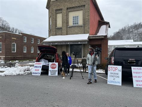 Skylar Eagle on Twitter: "HAPPENING NOW: A small group is gathering in