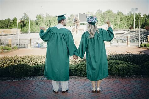 Pin By Haley Wiseman On College Couple Graduation Pictures Couple Graduation Pictures College