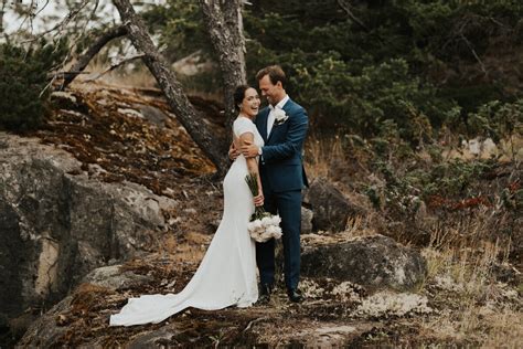 Hannah Stepaniuk Wedding And Elopement Photographer Sunshine Coast Bc