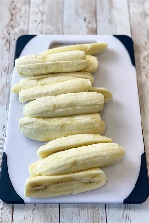 Perfectly Sweet And Crispy Filipino Turon Recipe Fried Banana Rolls