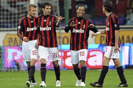 The last european meeting between ac milan and united. Ac Milan Vs Manchester United Ronaldinho - Free Download ...