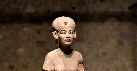 Statue Of Nefertiti Illustration World History Encyclopedia
