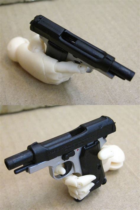 13 Scale Miniature Model Kit Pistol Beretta M1935 Black Sliver Color
