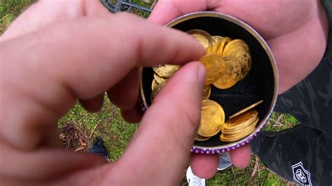 Metal Detecting Found 50 Gold Coins Ducaten Youtube
