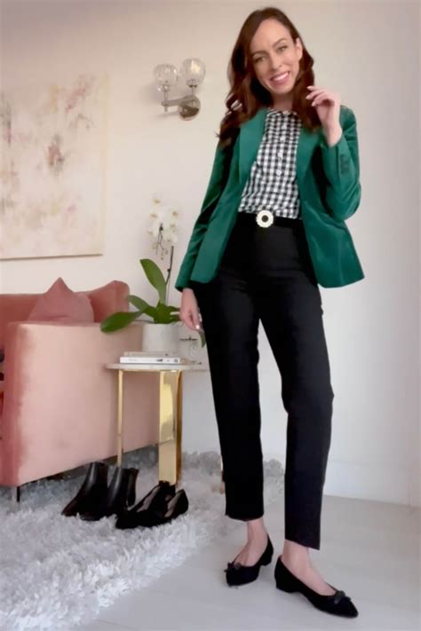 4 Ways To Wear A Velvet Blazer For Holiday Season Sydne Style