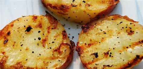 Grilled Potato Slices With Salt And Vinegar Grilled Potatoes Food