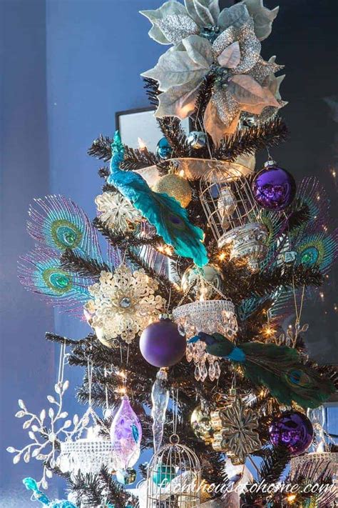 Take a look at these eight themed christmas trees below, all of which are full of festive, creative elements. 10 Creative Christmas Tree Themes To Get Inspired By ...