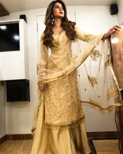 Pin By Lost World On Jennifer Winget Indian Fashion Dresses Indian