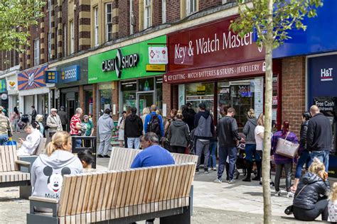 Brits Queuing At Pawnbrokers Shops To Cash In £150 Council Tax Rebates